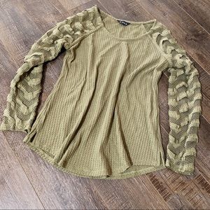 J.nna Long Sleeved Green Waffle Knit Top with Sleeve Detail Size Medium